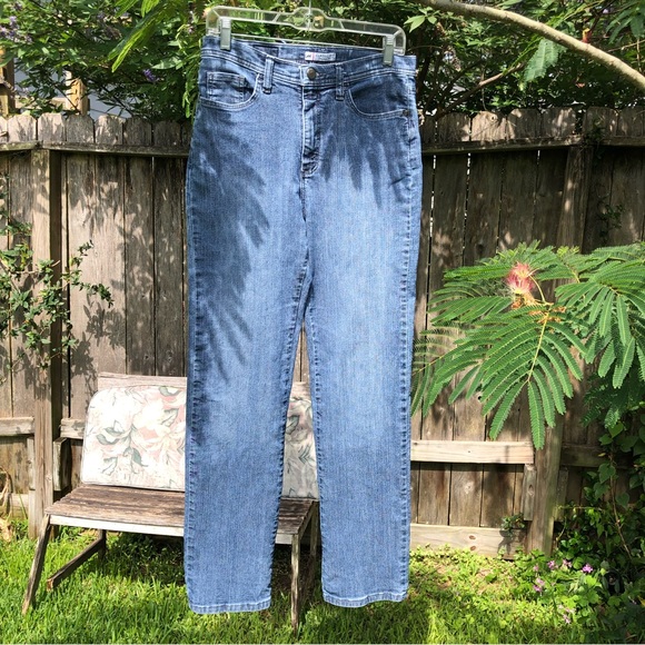 Lee Classic Fit Blue Jeans High Rise Straight Leg sz 8 - Picture 1 of 7